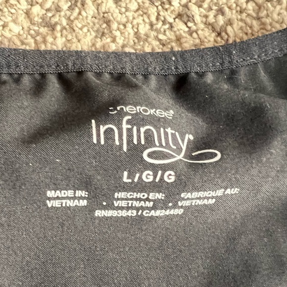 Woman’s size Large Cherokee Infinity scrub top zebra print - Picture 5 of 8